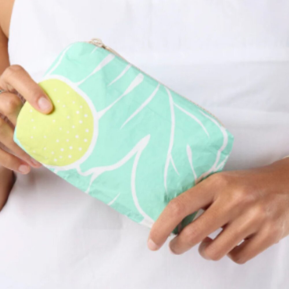 Aloha Collection   Mini Pouch ʻUlu Nui  NWT